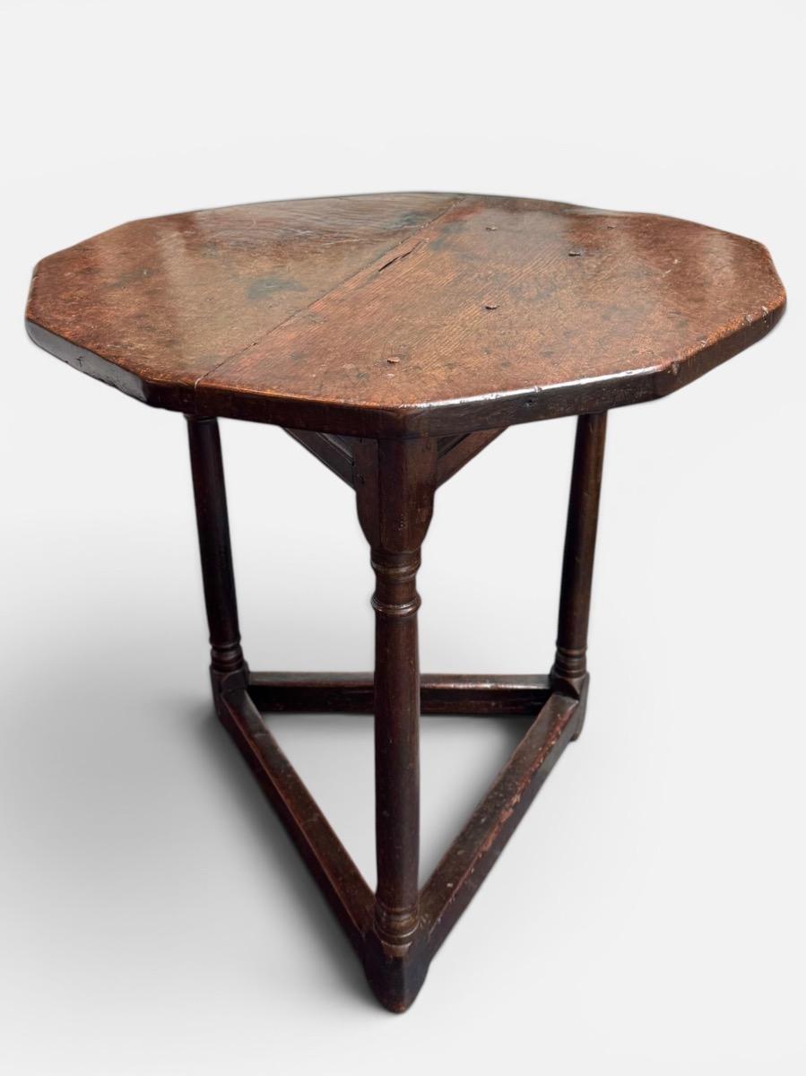 Rare type of cricket table ca 1680