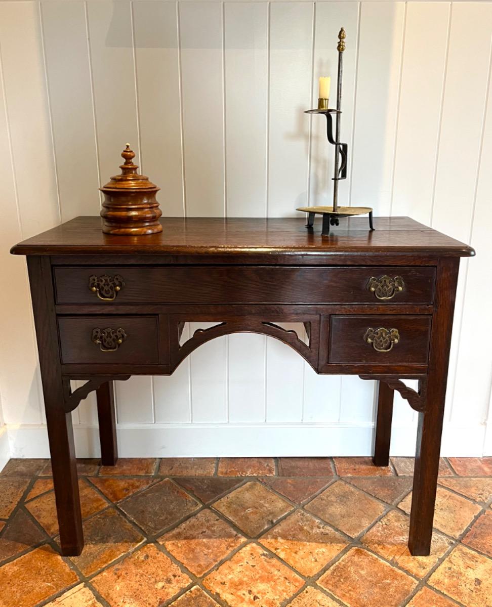 Antiek Engels tafeltje lowboy ca 1780