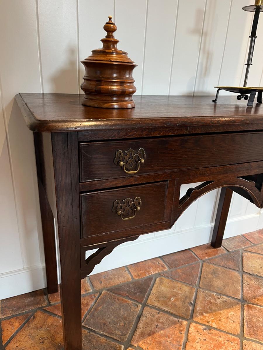 Antiek Engels tafeltje lowboy ca 1780