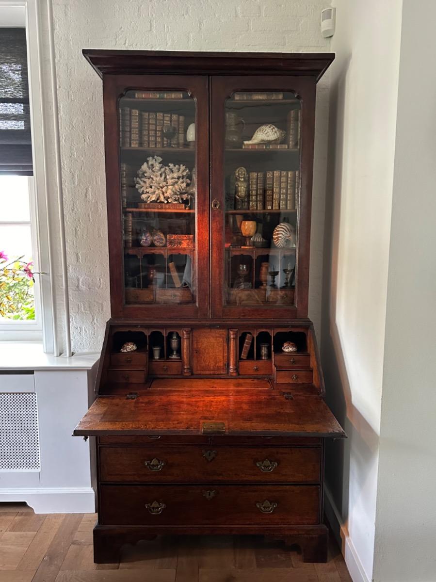 Antieke Engelse bureau bookcase secretaire ca 1740