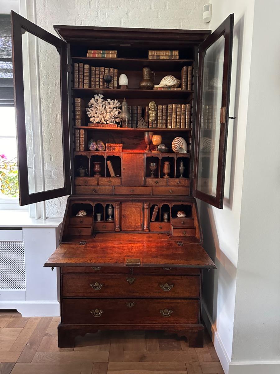 Antieke Engelse bureau bookcase secretaire ca 1740