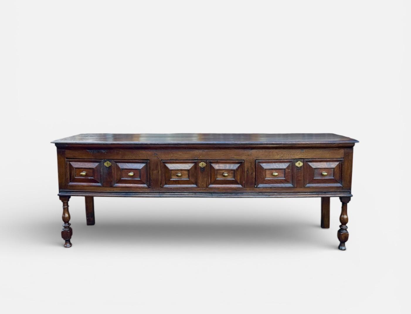 Antieke Engelse dresser ca 1680