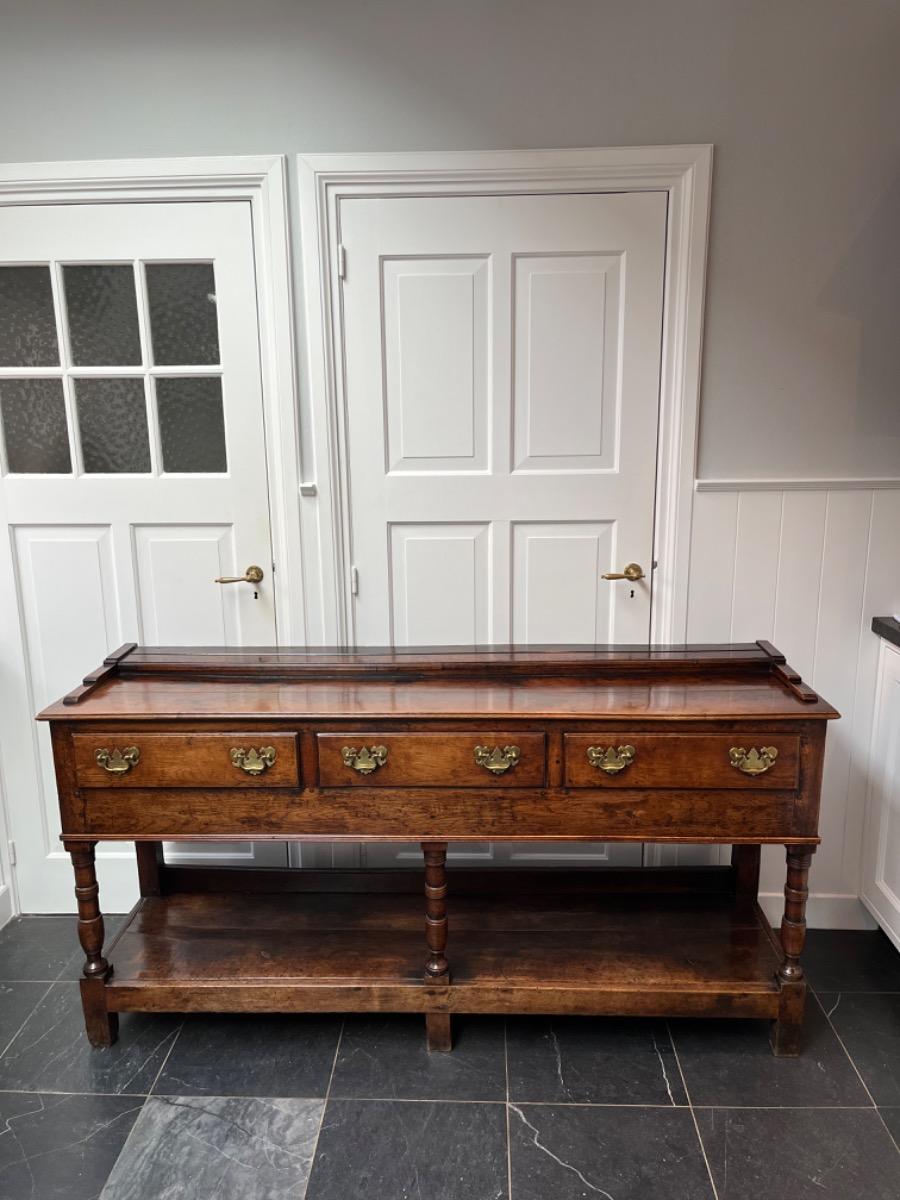 Antieke Engelse dresser ca 1760