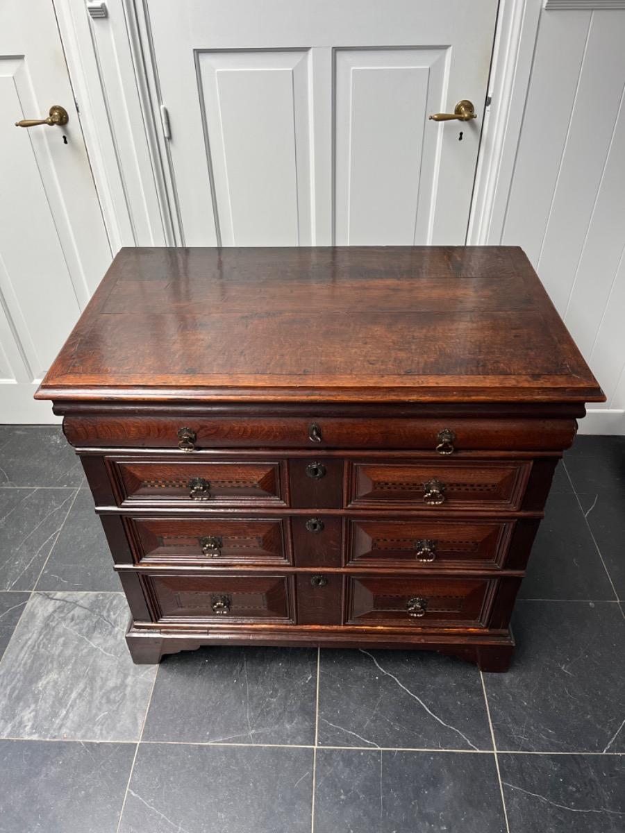 Antieke Engelse ladekast commode ca 1700