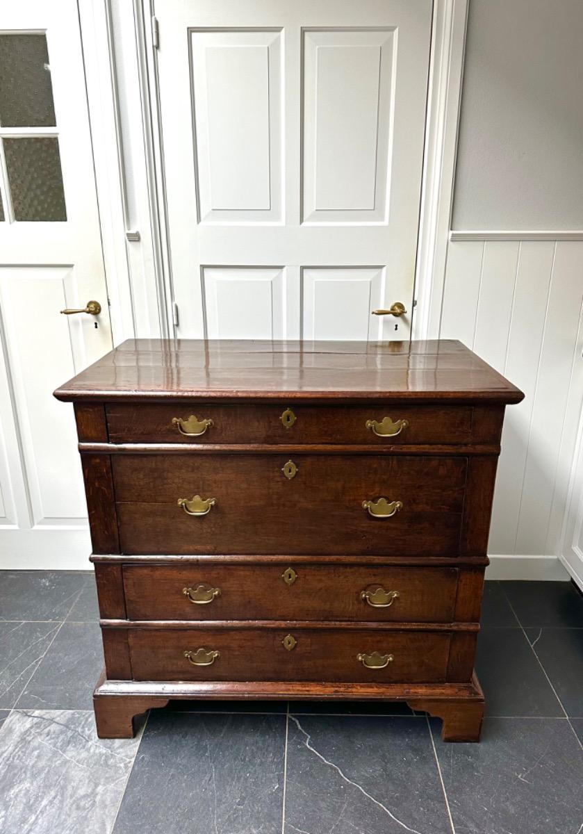 Antieke Engelse ladekast commode ca 1700