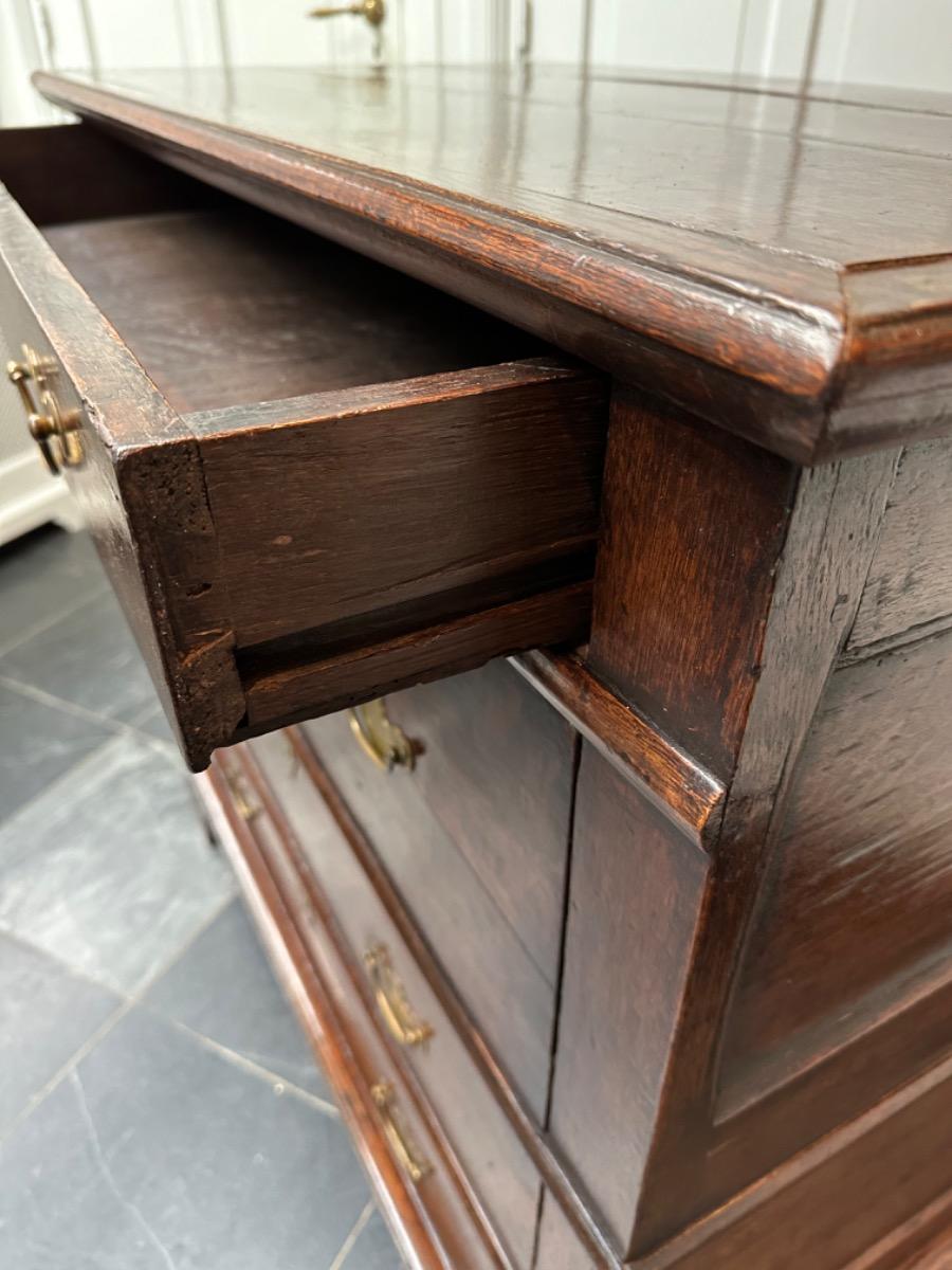 Antieke Engelse ladekast commode ca 1700