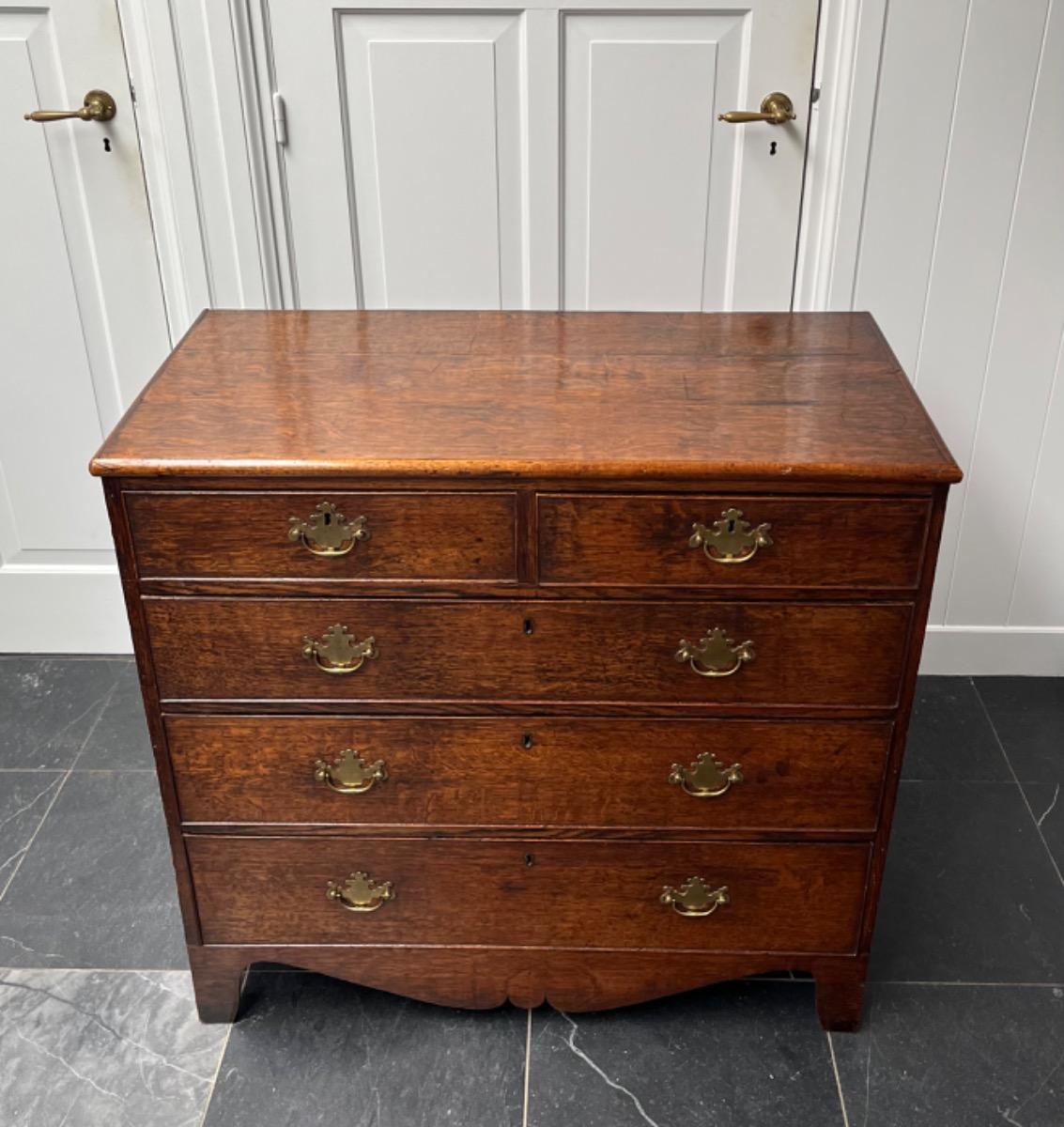 Antieke Engelse ladekast commode eikenhout 