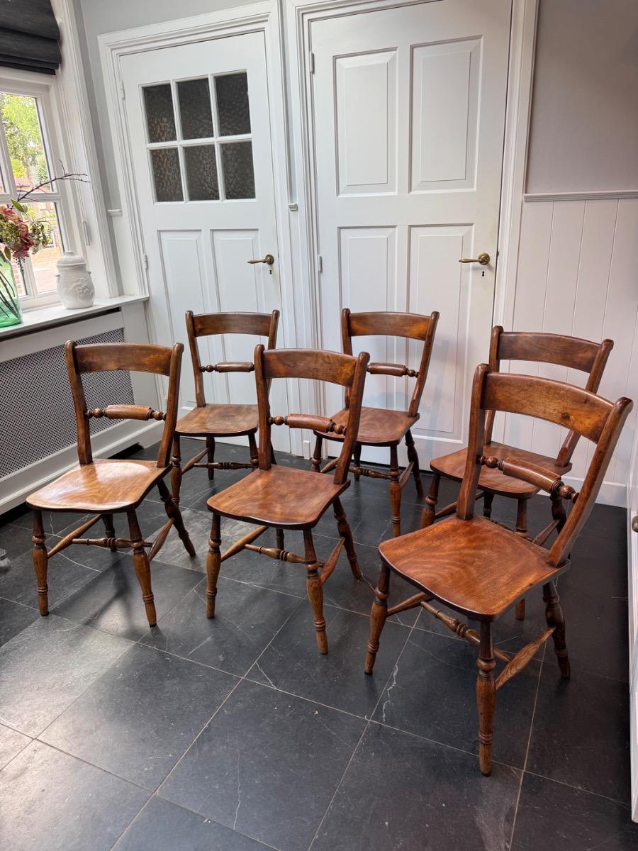 Antieke Engelse Oxford scroll back chairs 