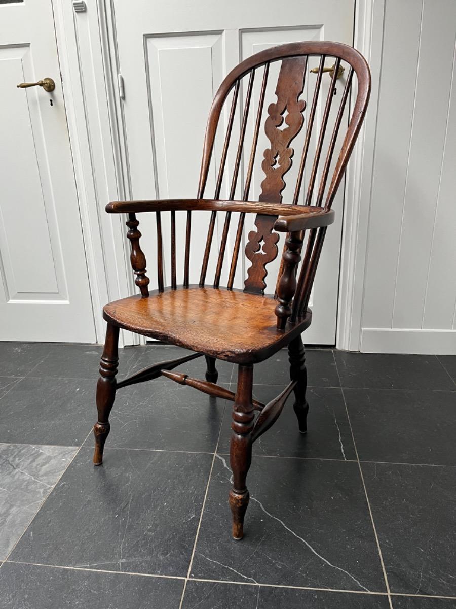 Antieke Engelse set van 4 Windsor stoelen - Erik van den Berg - Added Items - European ANTIQUES & DECORATIVE