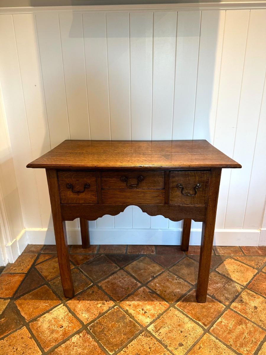 Antieke Engelse side table ca 1780
