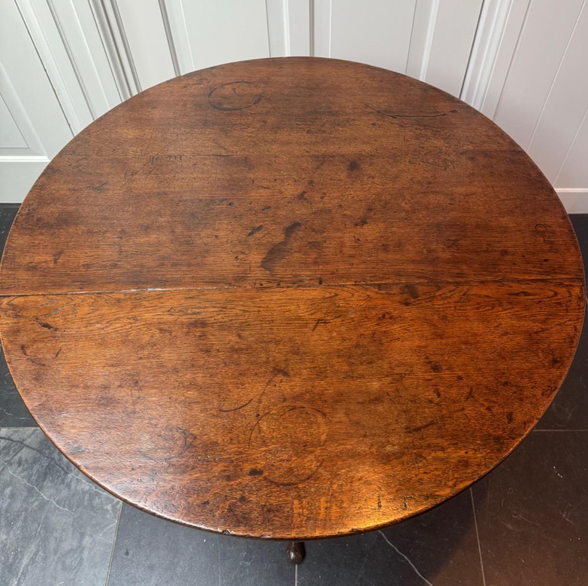 Antieke Engelse Tilttop tafel 18e eeuw 
