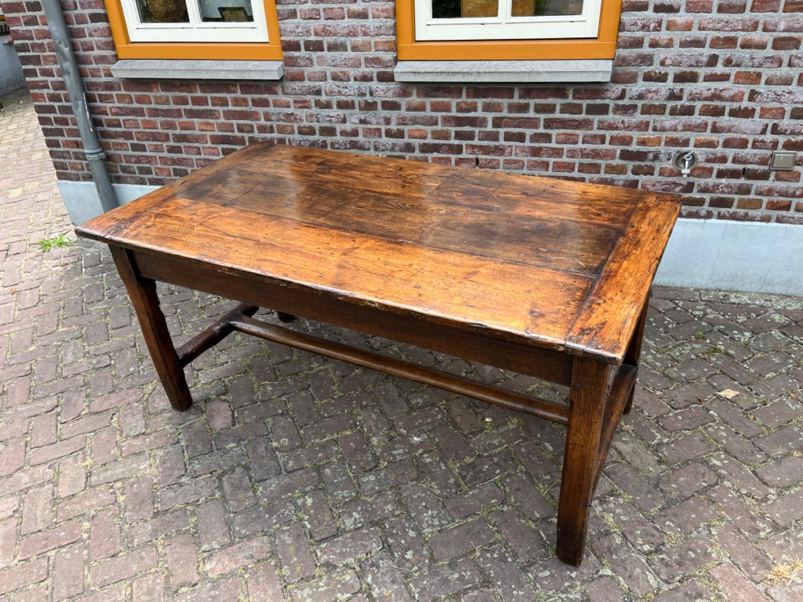 Antieke Franse landelijke tafel in eikenhout 