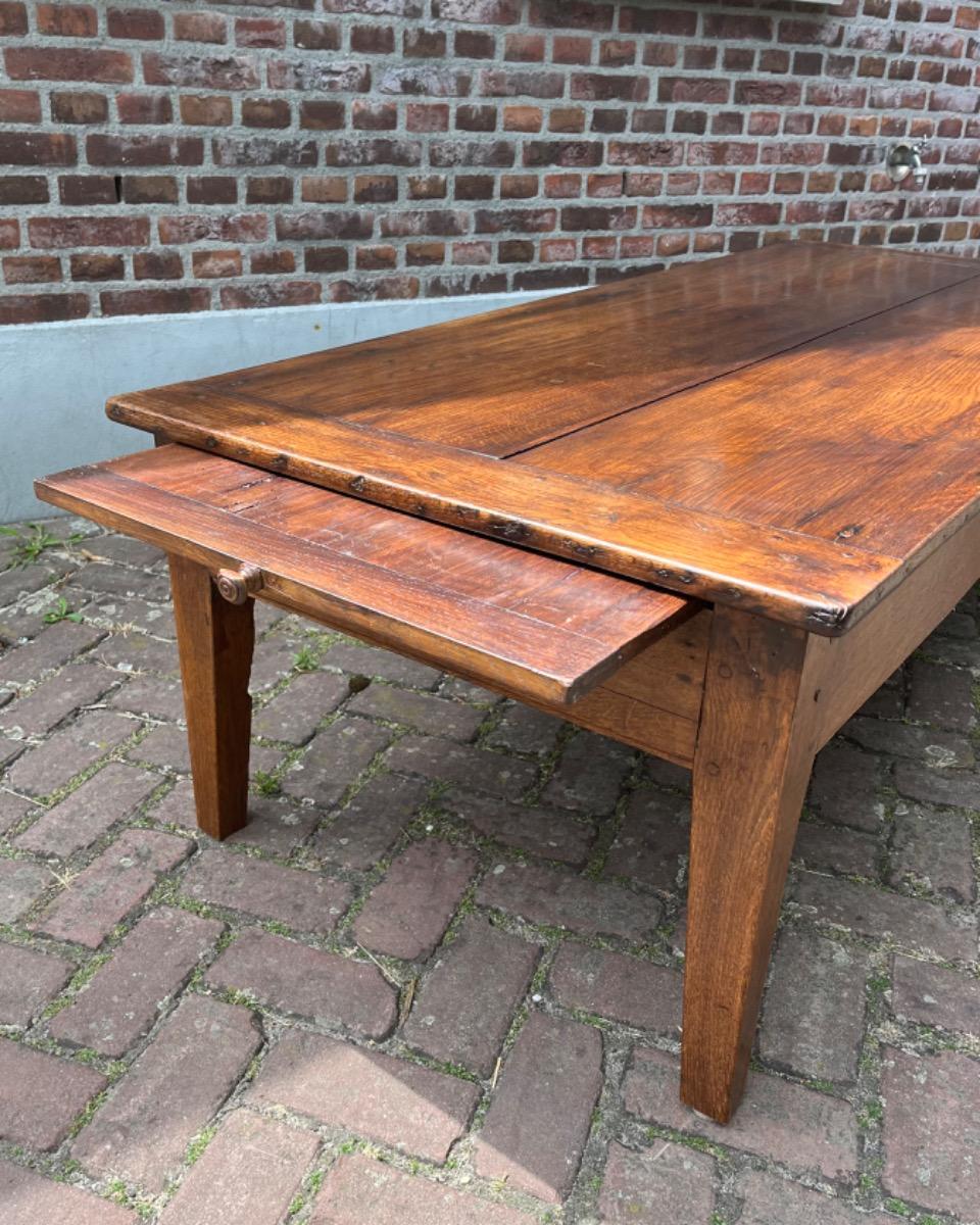 Antieke Franse Salontafel in eikenhout 