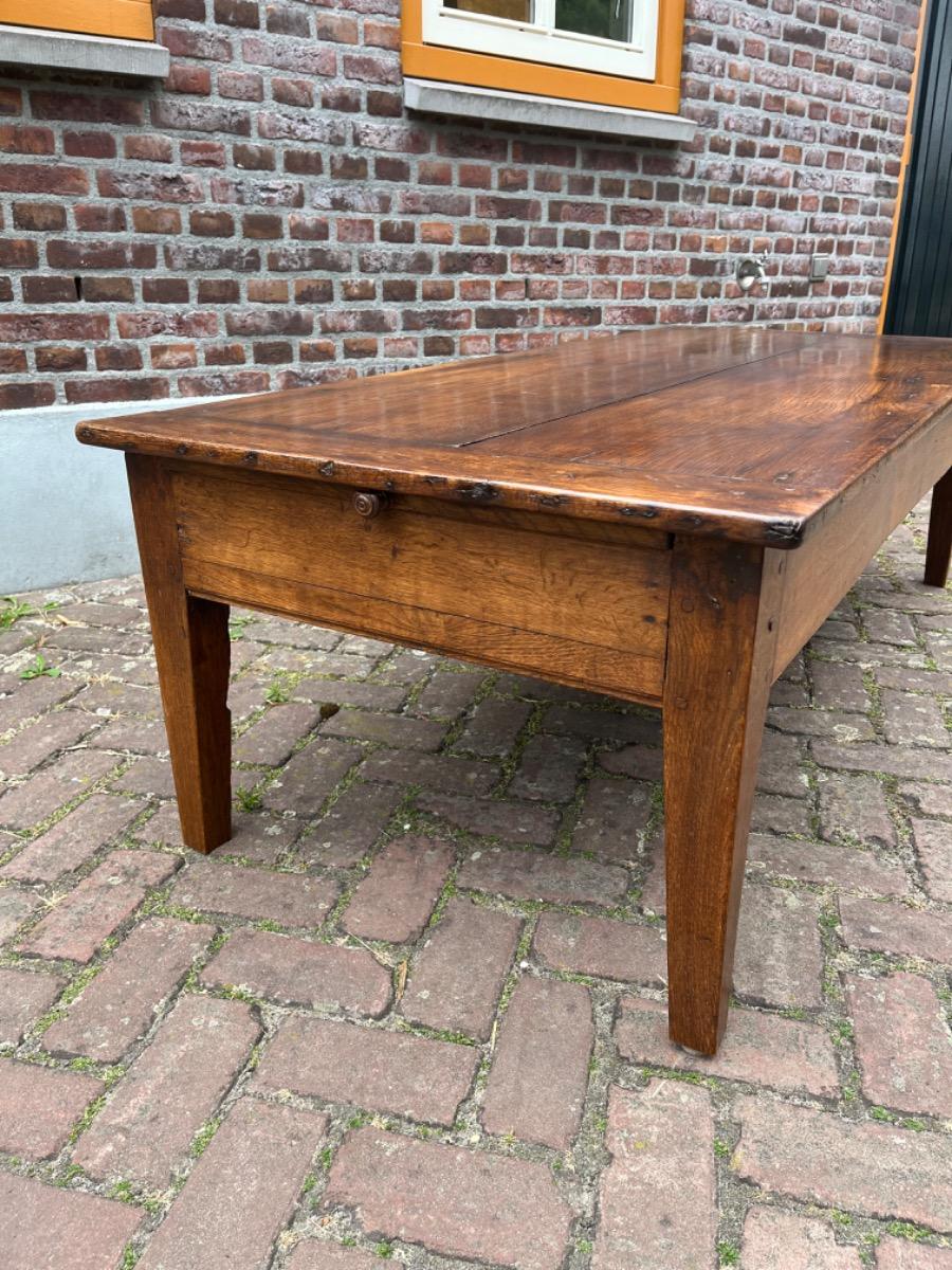 Antieke Franse Salontafel in eikenhout 