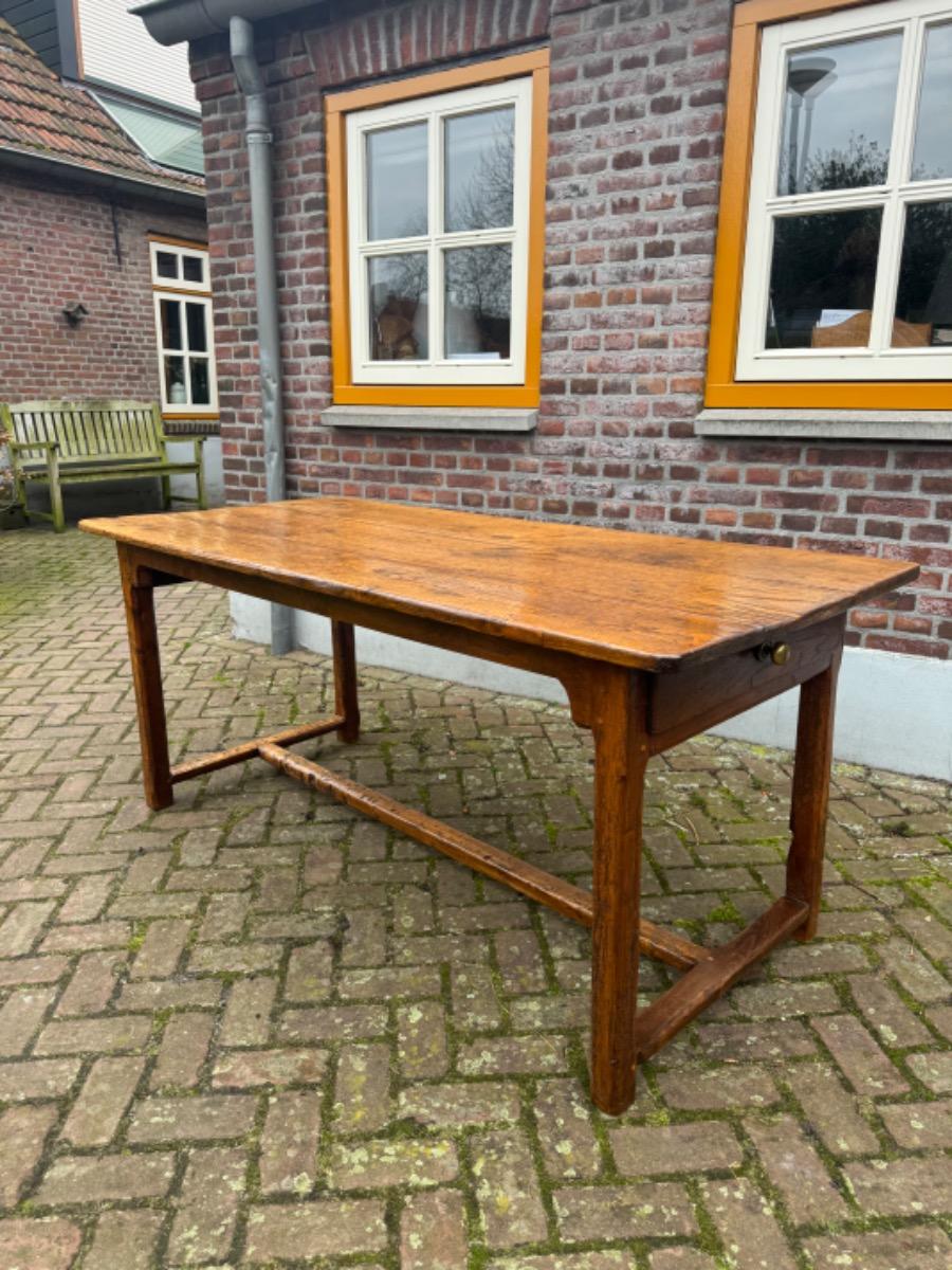 Antieke Franse tafel 