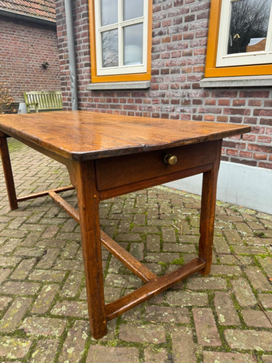 Antieke Franse tafel 