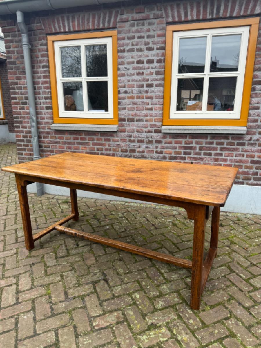 Antieke Franse tafel 