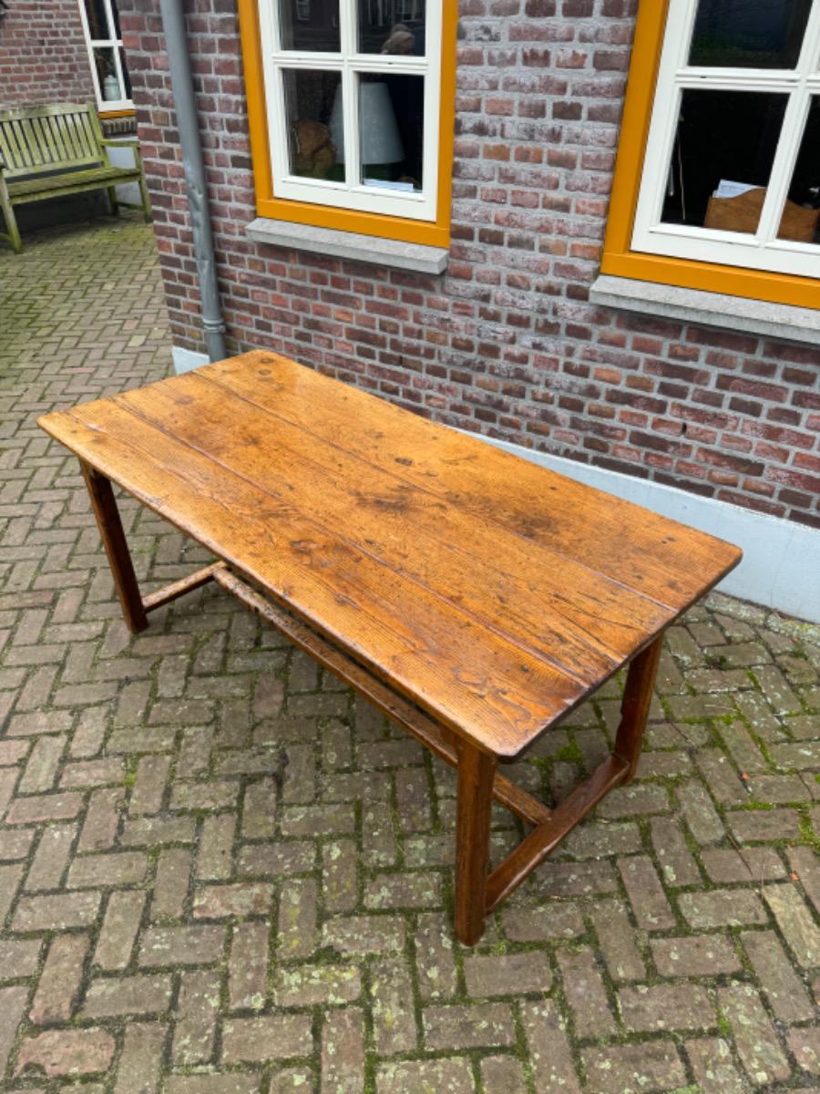 Antieke Franse tafel 