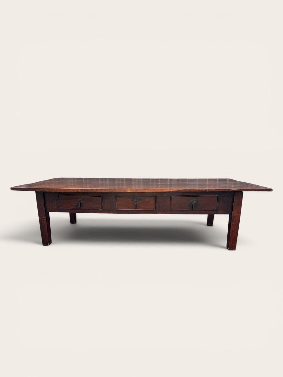 Antieke Spaanse salontafel 