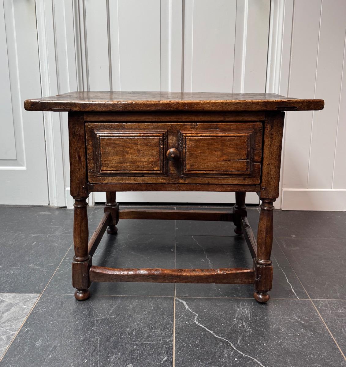 Antieke Spaanse tafel ca 1670