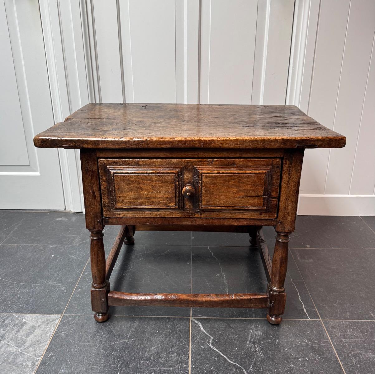 Antieke Spaanse tafel ca 1670