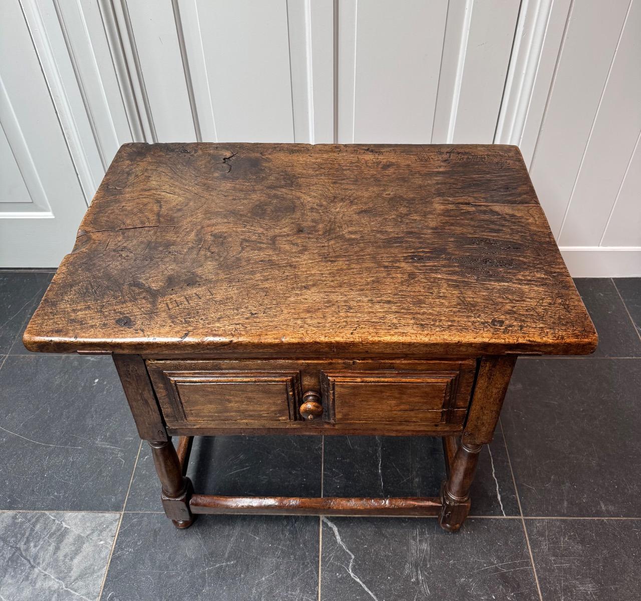 Antieke Spaanse tafel ca 1670