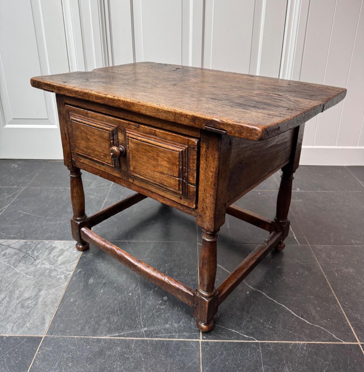 Antieke Spaanse tafel ca 1670