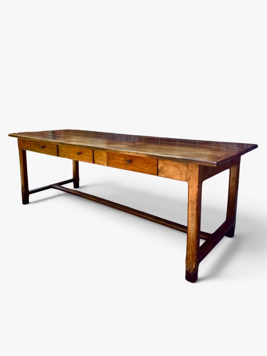 Antieke Franse tafel in notenhout ca 1800 240 cm