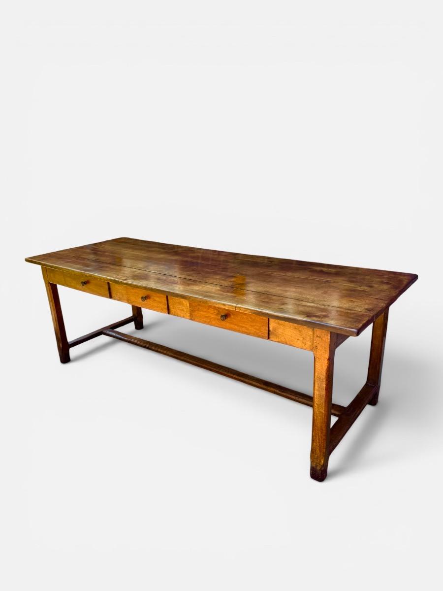 Antieke Franse tafel in notenhout ca 1800 240 cm