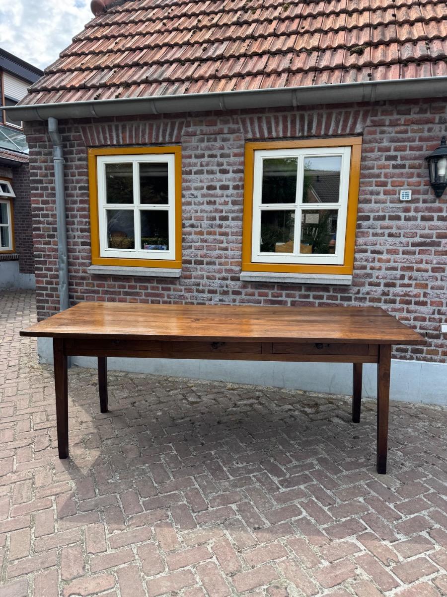 Antique farmhouse table in walnut ca 1800