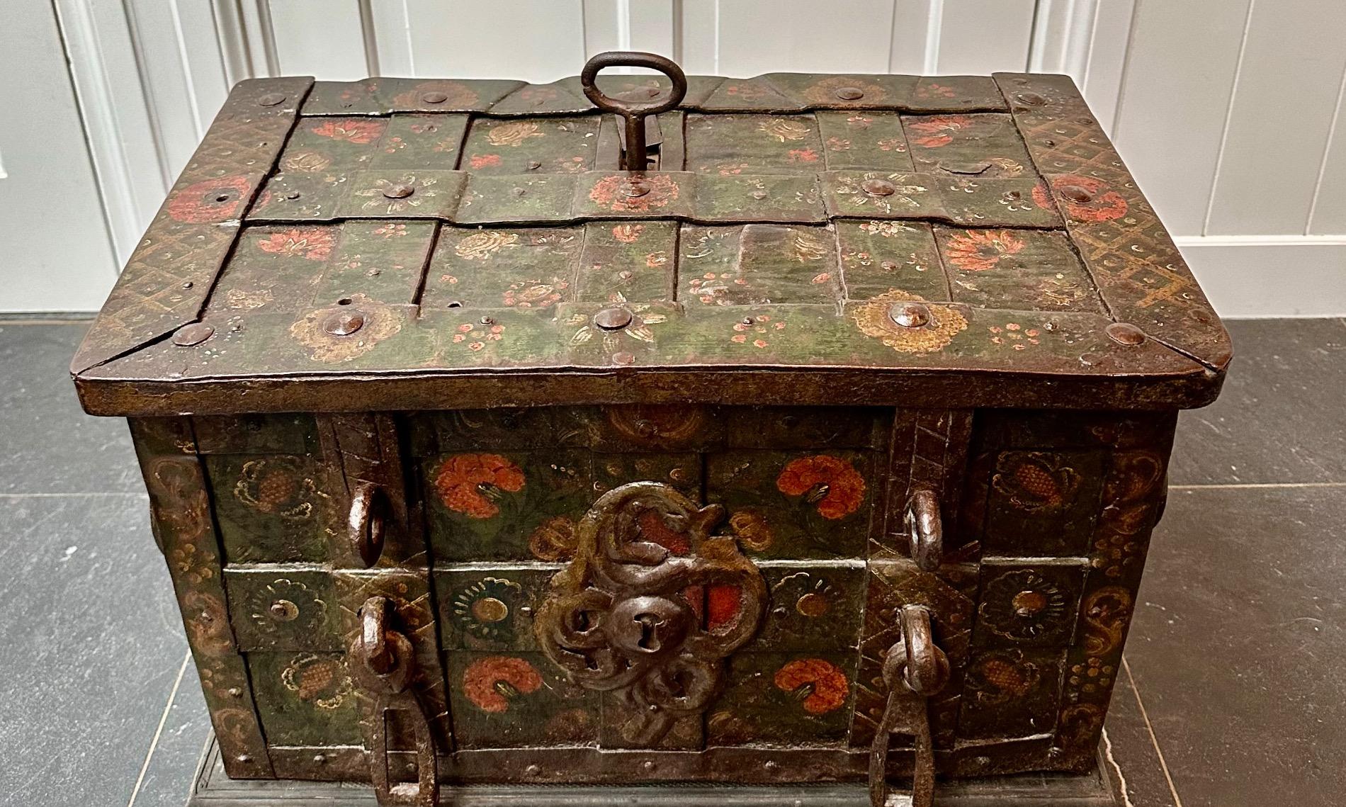 Armada chest ca 1600 