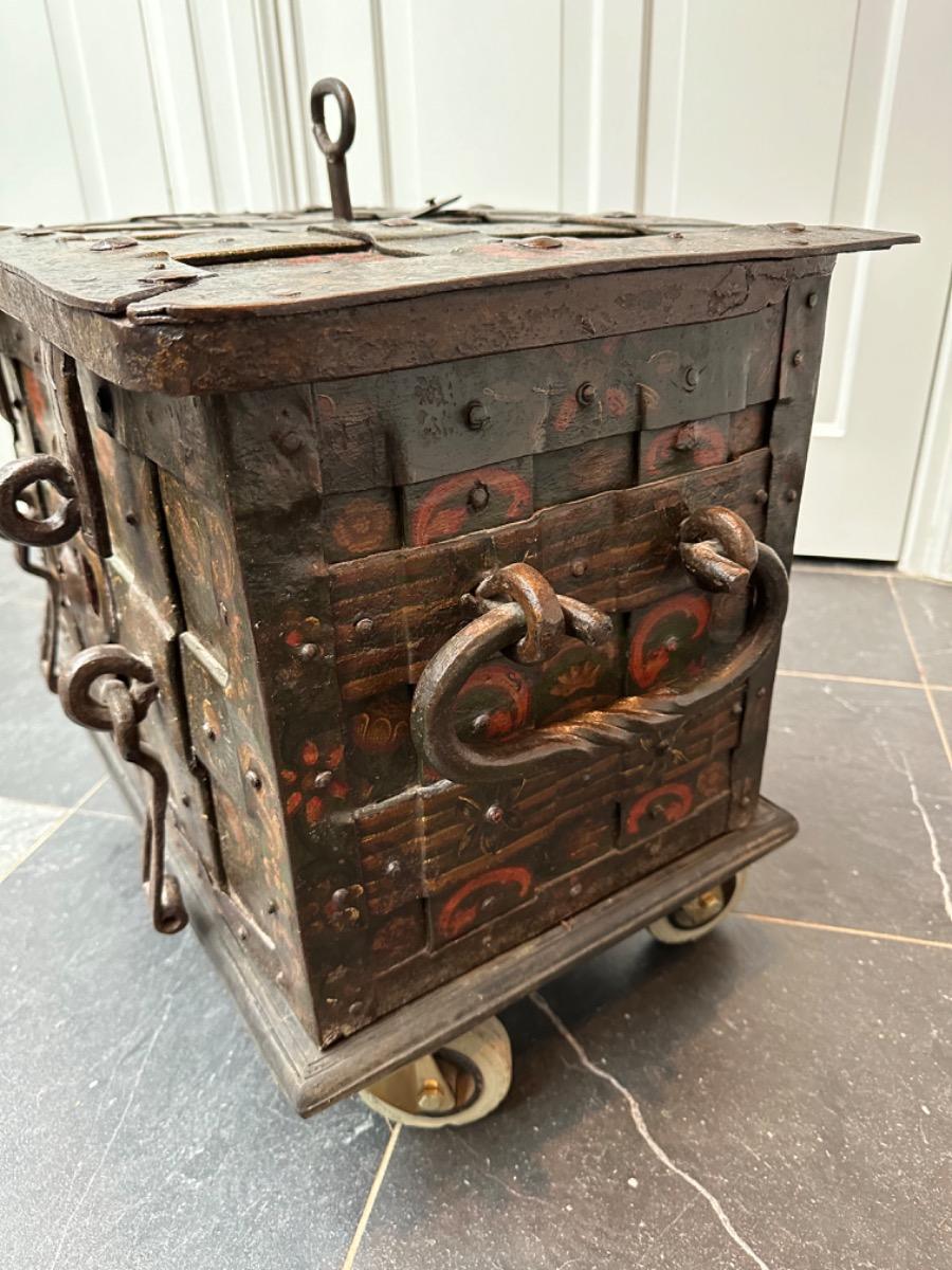 Armada chest ca 1600 