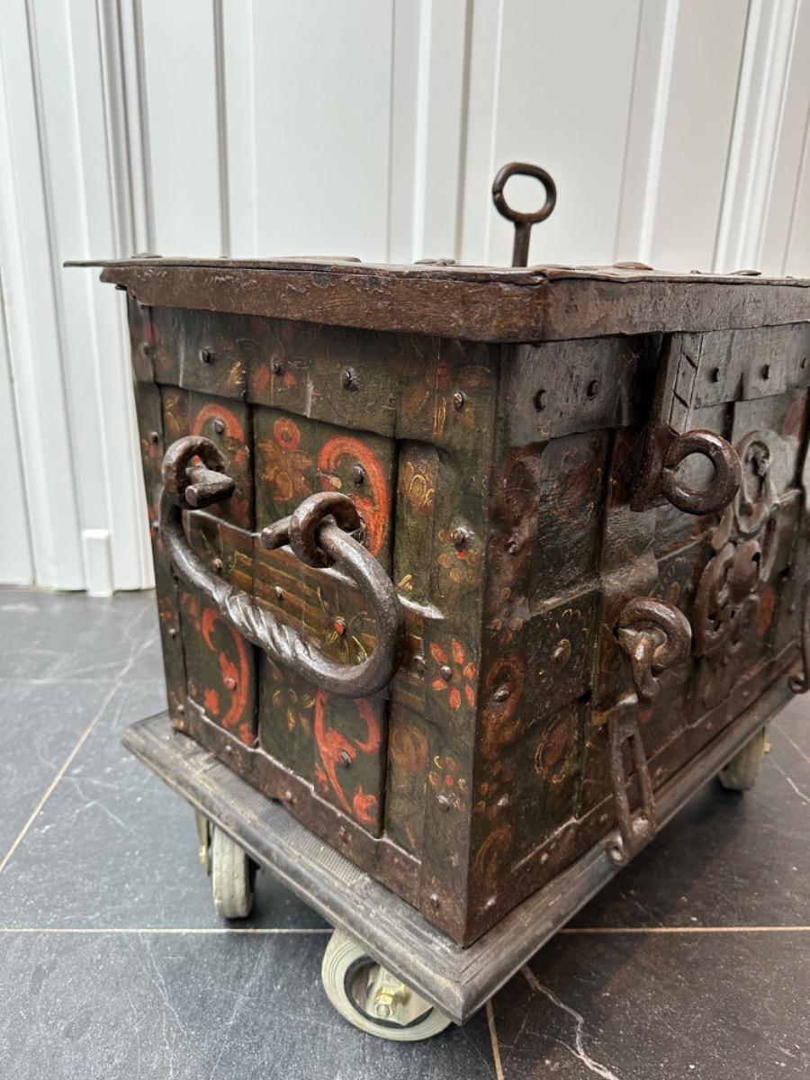 Armada chest ca 1600 