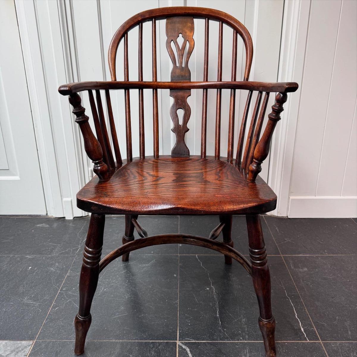 Beautiful set of 8 Windsor lowback armchairs 