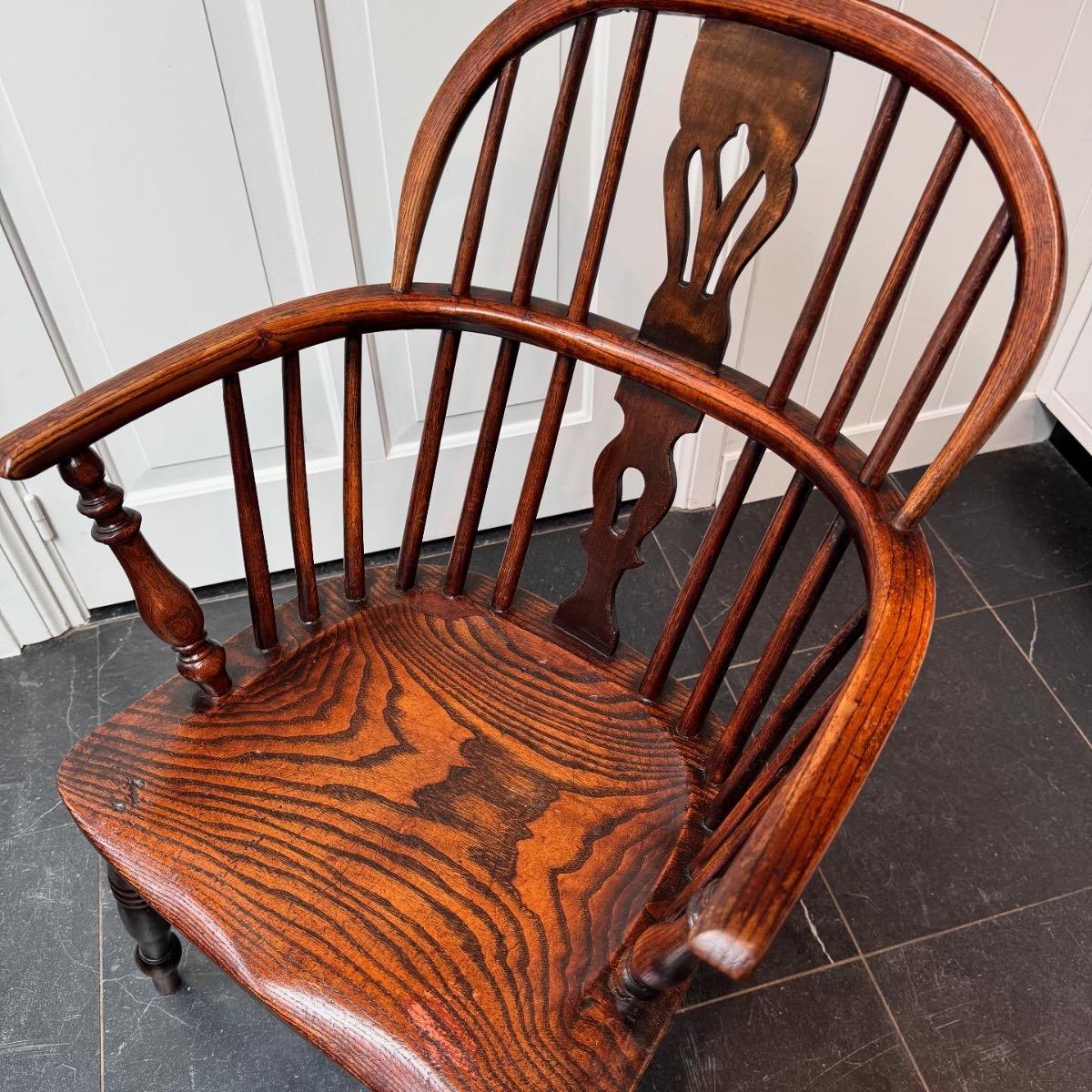 Beautiful set of 8 Windsor lowback armchairs 