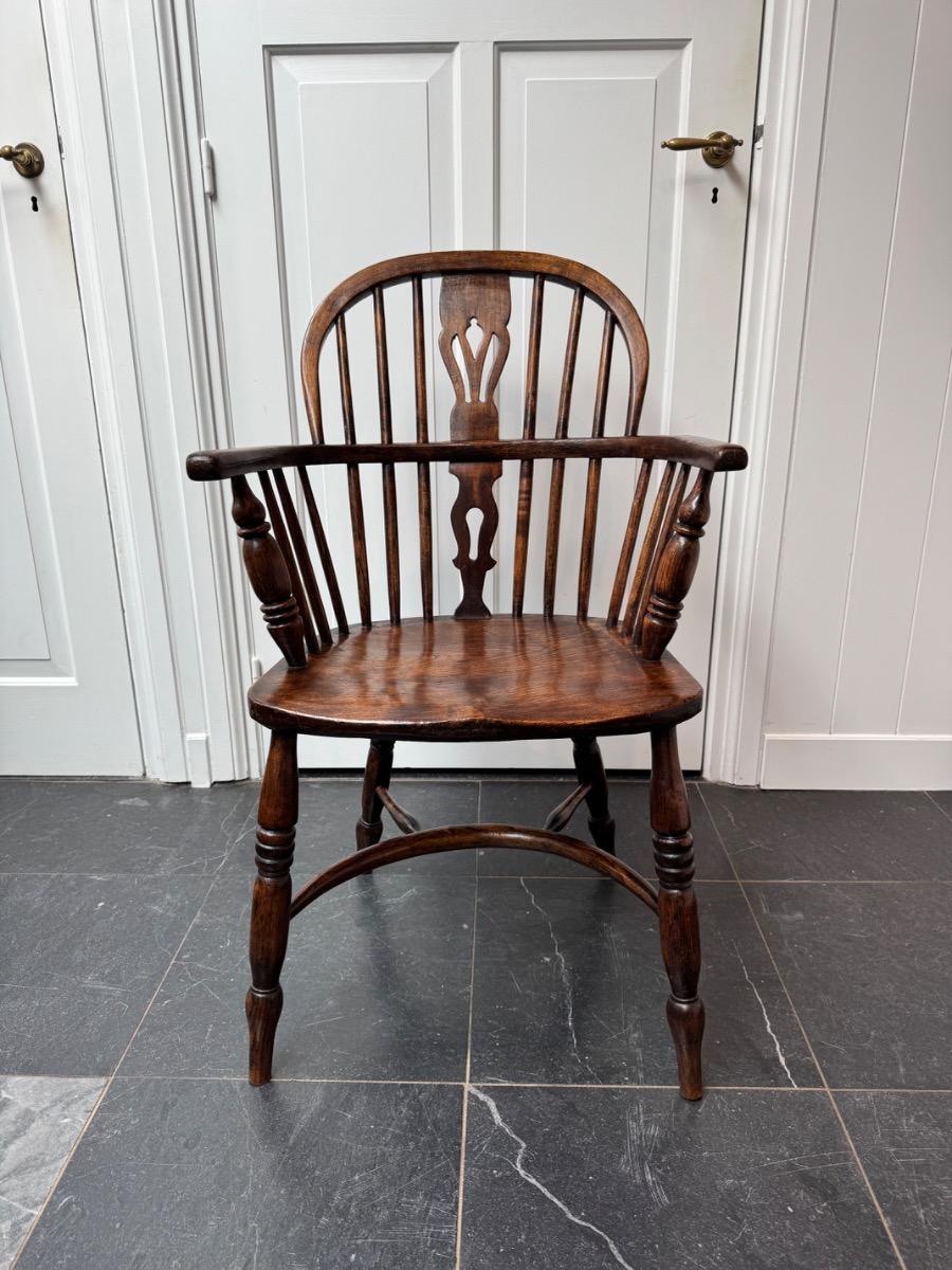 Beautiful set of 8 Windsor lowback armchairs 