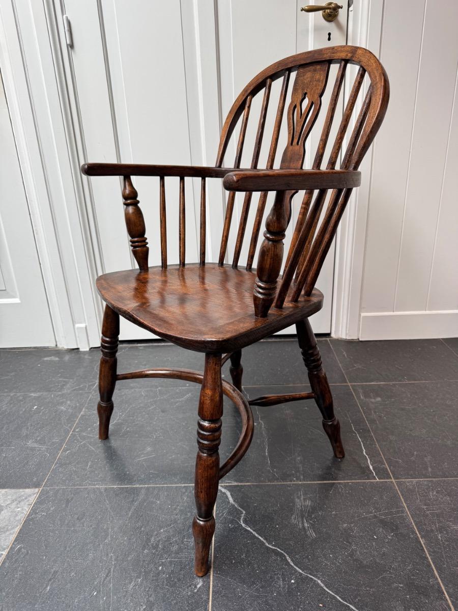 Beautiful set of 8 Windsor lowback armchairs 