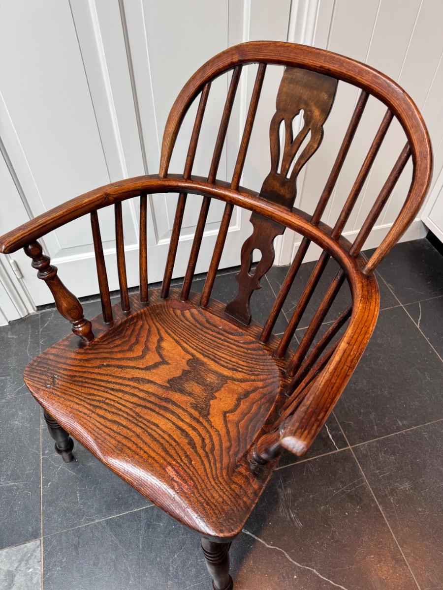 Beautiful set of 8 Windsor lowback armchairs 