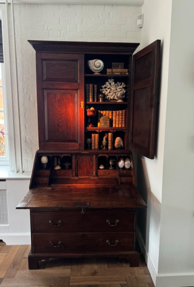 Bureau bookcase ca 1760