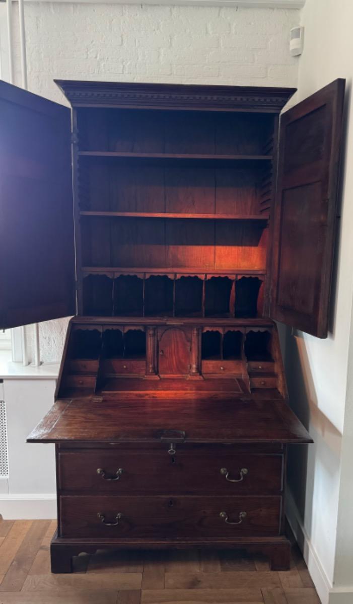Bureau bookcase ca 1760