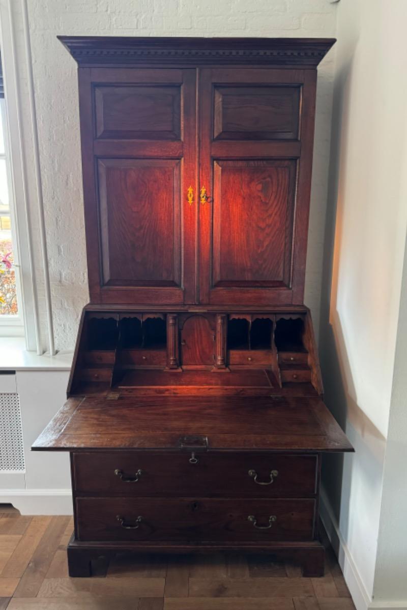 Bureau bookcase ca 1760