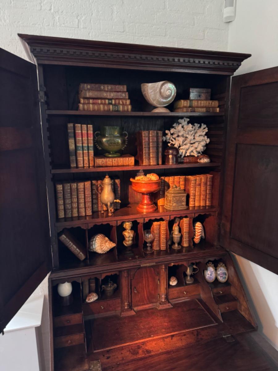 Bureau bookcase ca 1760