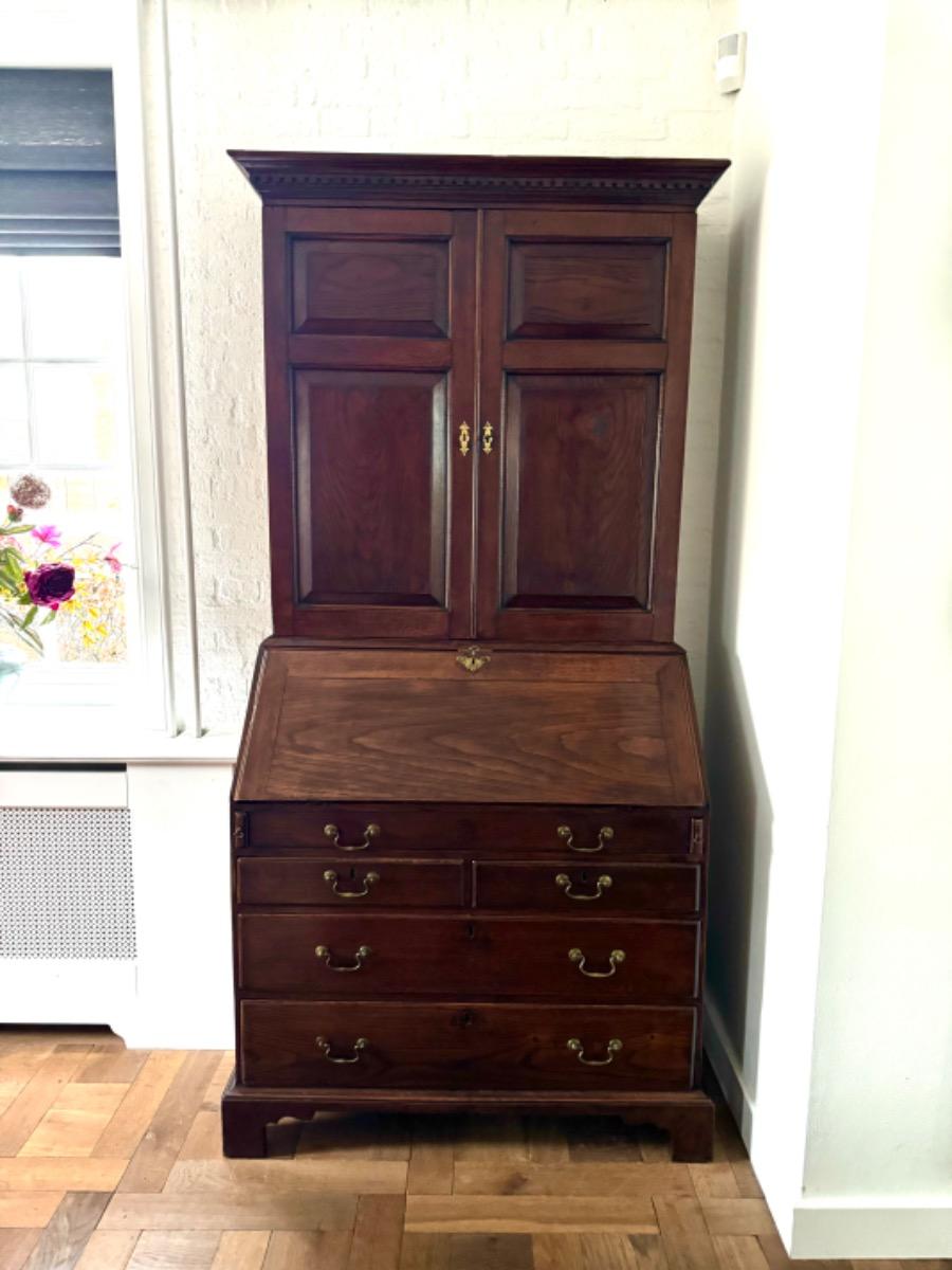 Bureau bookcase ca 1760