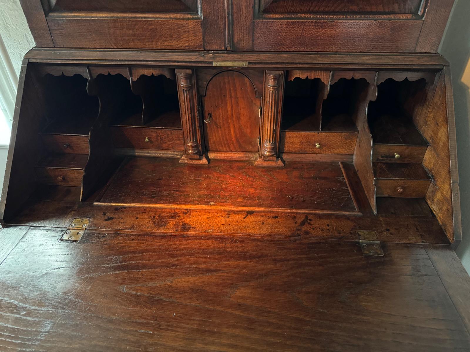 Bureau bookcase ca 1760