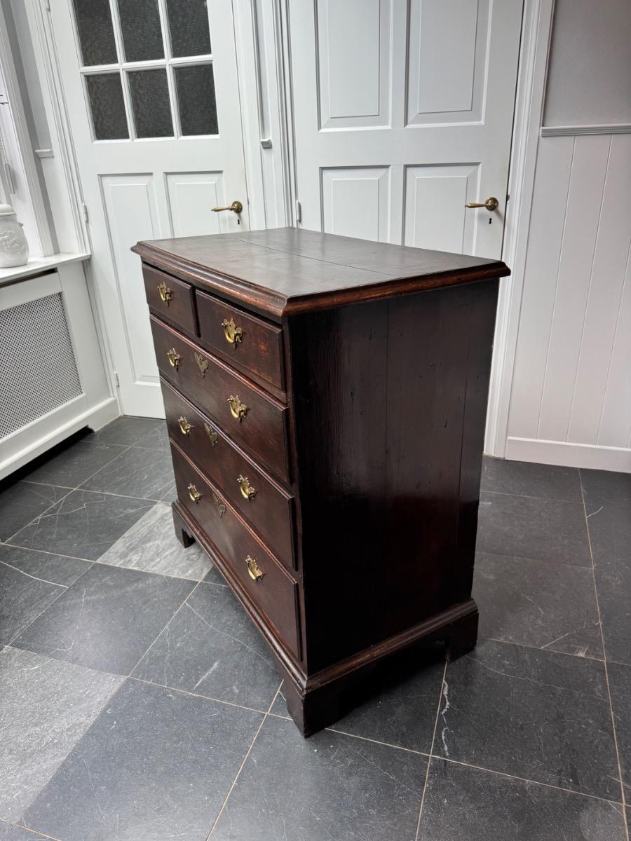 Chest of drawers ca 1780