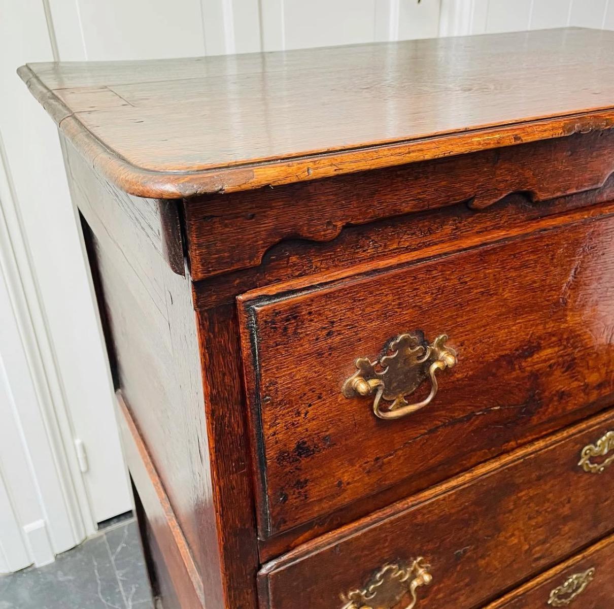 Chest of drawers east anglia ca 1750
