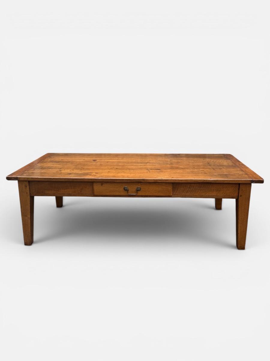 Coffee table in walnut ca 1800
