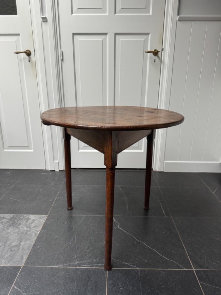 Cricket tafel table (S14)