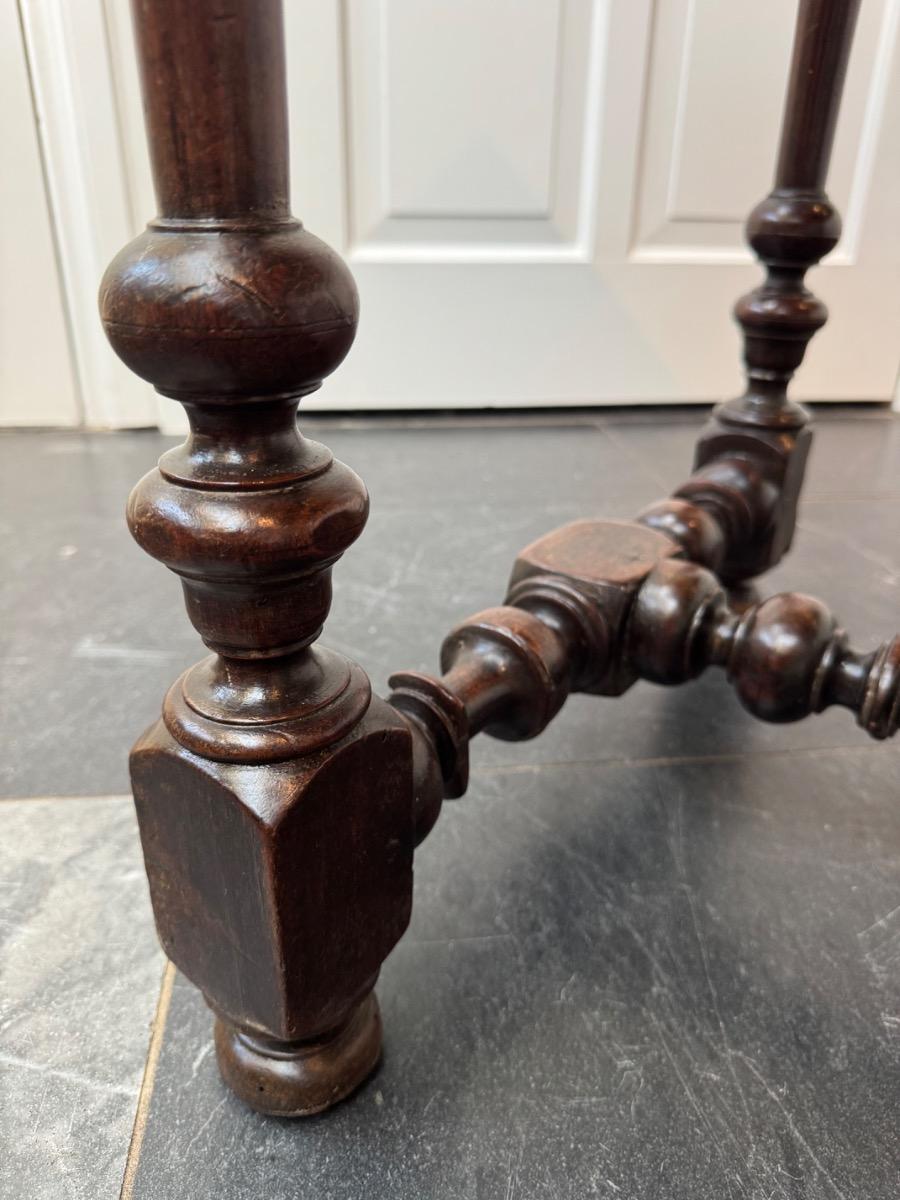 French side table in walnut ca 1730