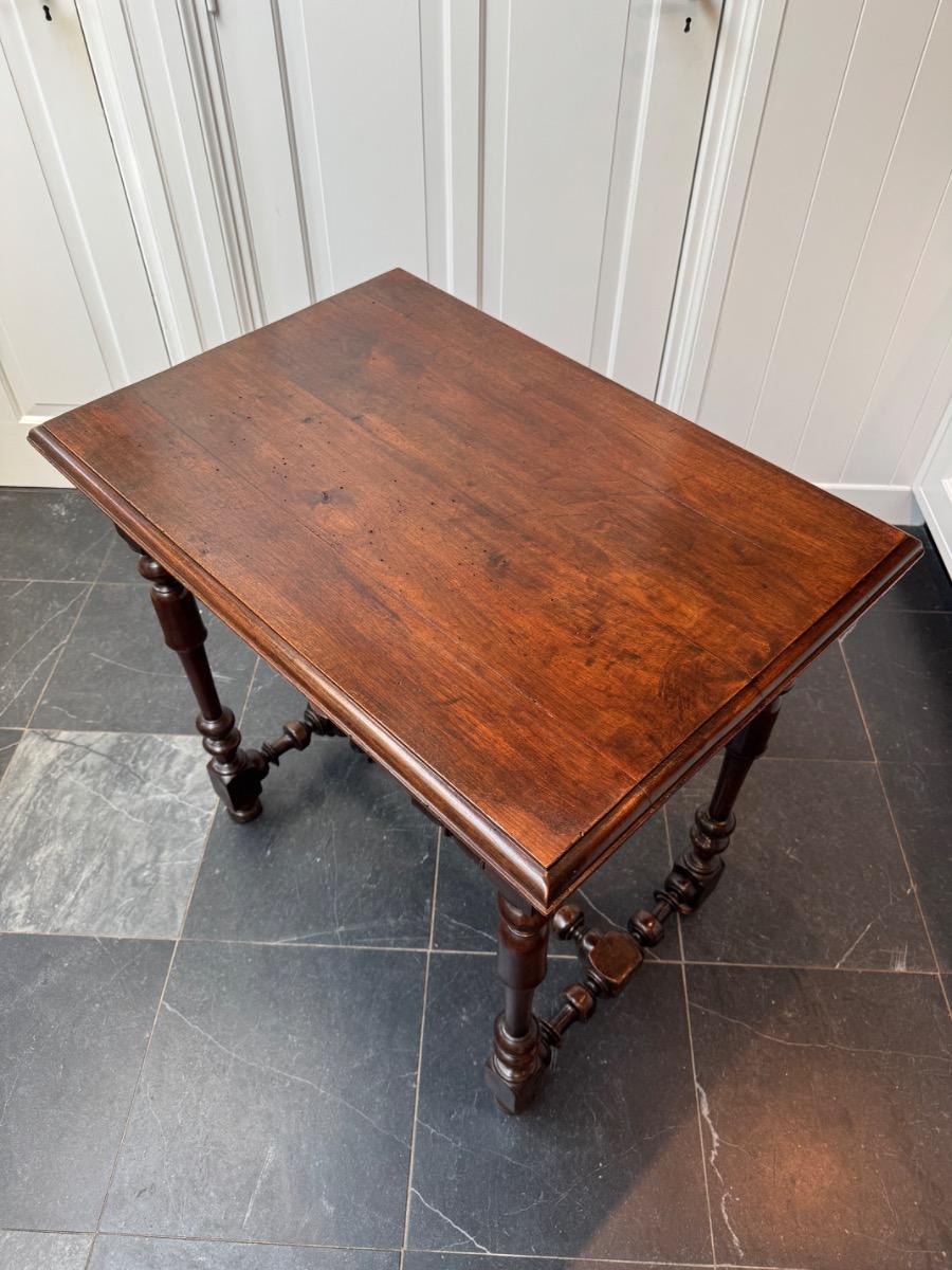 French side table in walnut ca 1730